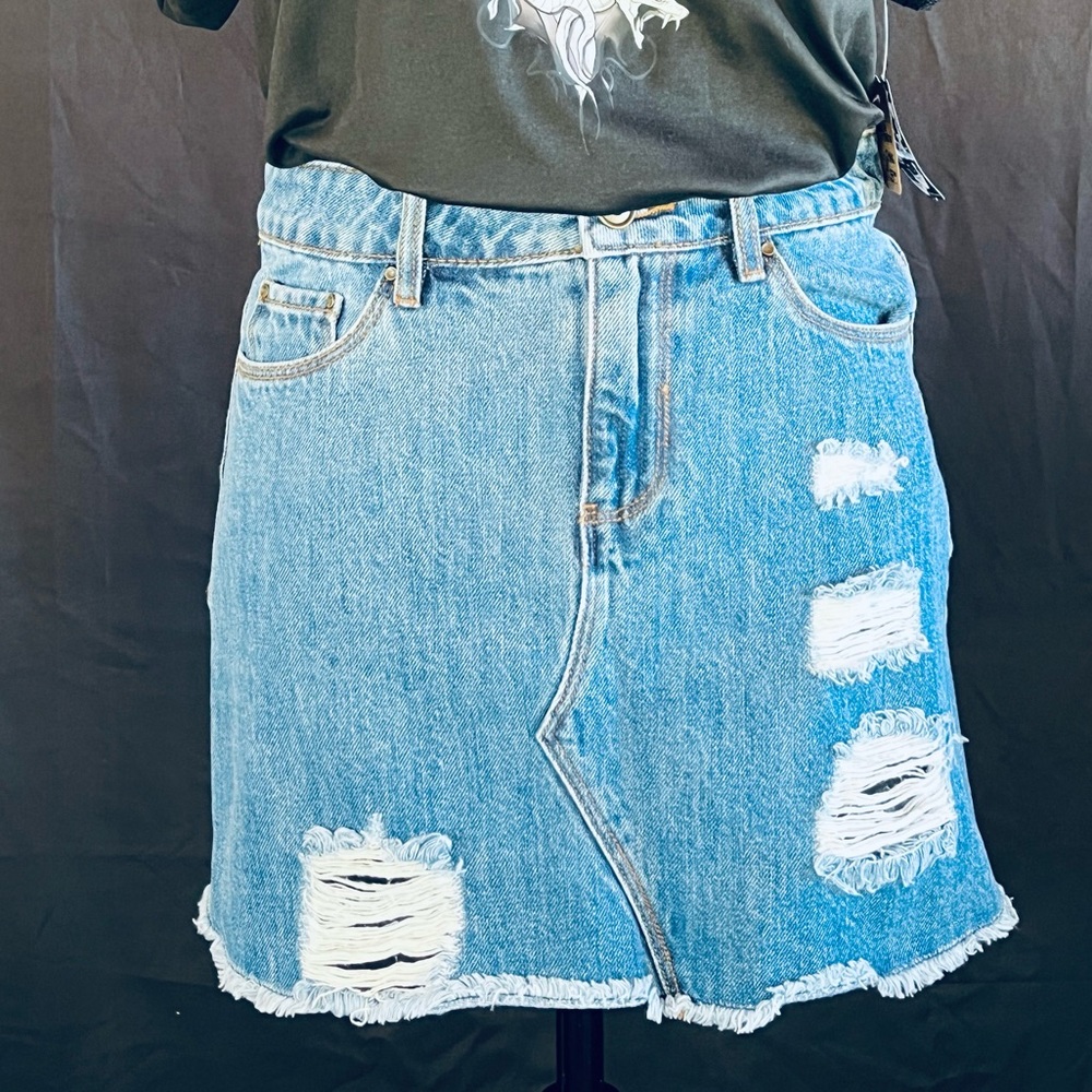 A Loves A Blue Denim Skirt Distressed 24W